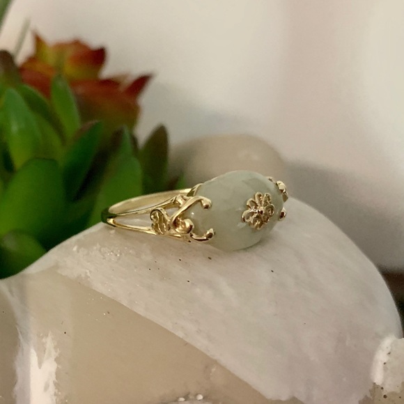 SOLD ~ Nephrite Jade East West Ring, 14k Gold - Picture 10 of 11